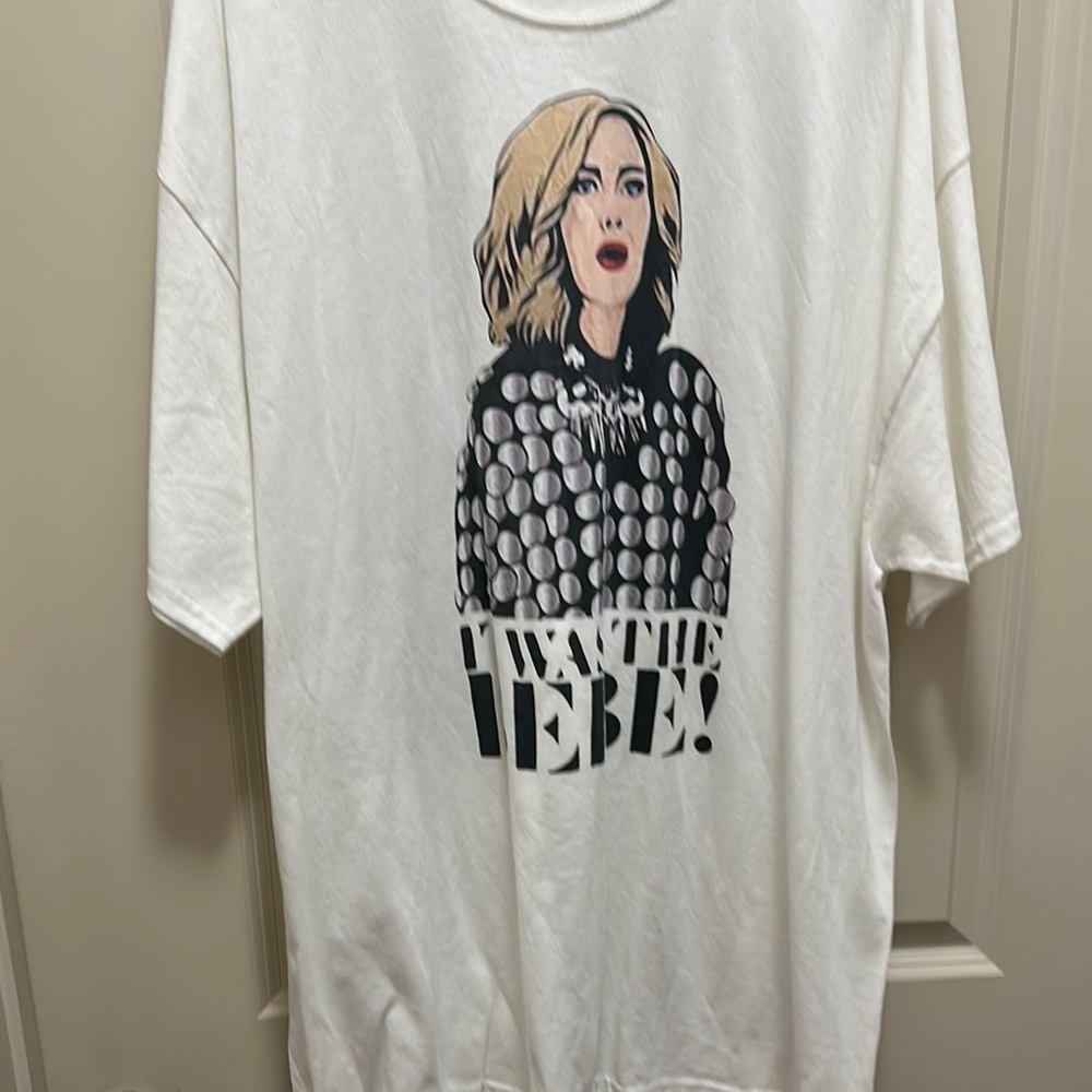Graphic White Tee - Short Sleeve